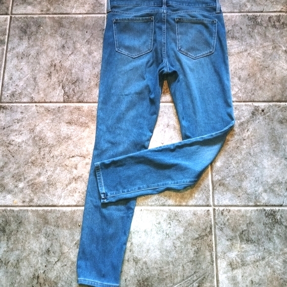 Old Navy Rockstar Skinny Jeans - Picture 2 of 6